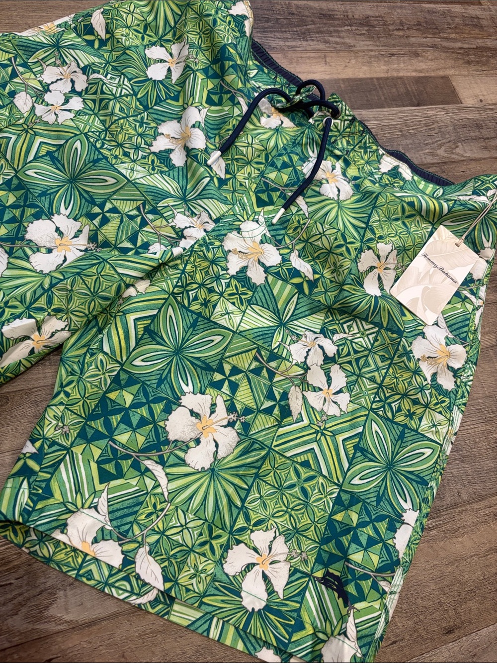 NWT Men’s Tommy Bahama Green Tropical Floral Swim Shorts Swim Trunks